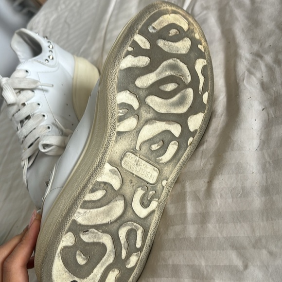 Alexander Mqueen - Picture 5 of 6